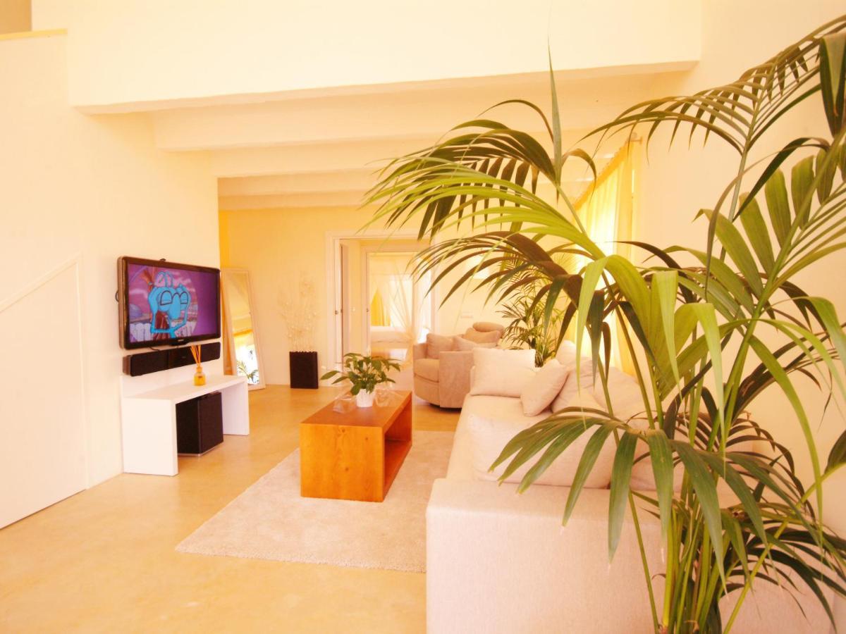 Villa Barcares Petit, Piscina, Jardines Junto A Playa En Alcudia Exterior photo